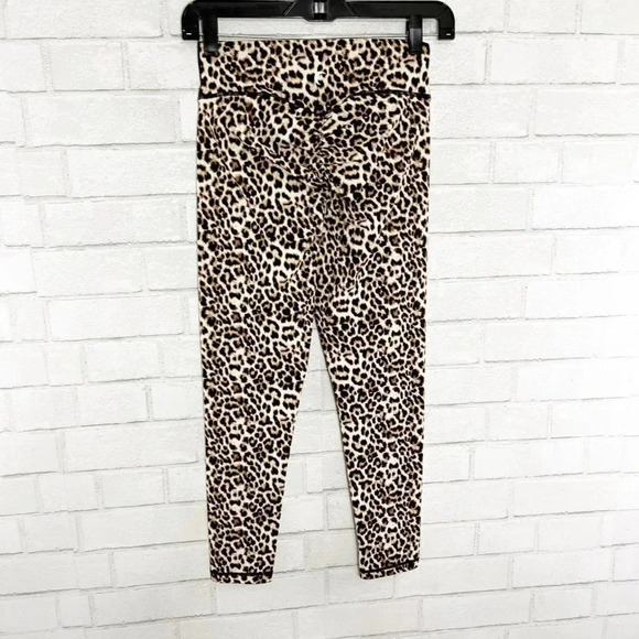 Zyia Active Leopard Print Ruched Butt Cropped Leggings Women's Size 6/8 - Picture 4 of 7